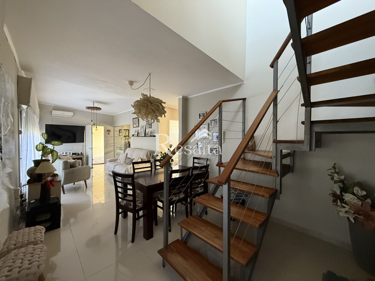 Casa ID.44/VENTA-CASA-CON-PISCINA-3-DORMITORIOS-LOMAS-DE-SOLYMAR- - VENTA CASA CON PISCINA 3 DORMITORIOS LOMAS DE SOLYMAR 