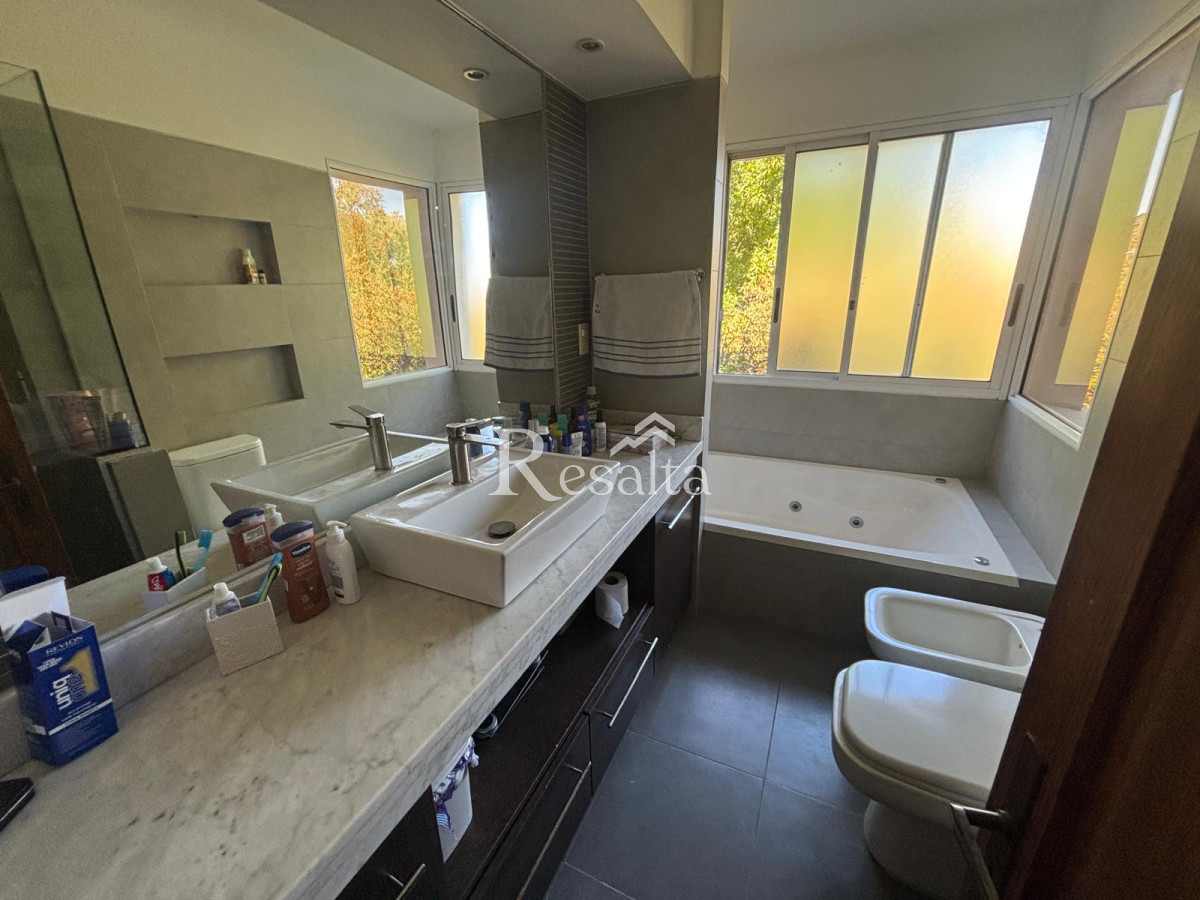 Casa ID.99/VENTA-CASA-LA-TAHONA-4-DORMITORIOS-CON-PISCINA - VENTA CASA LA TAHONA 4 DORMITORIOS CON PISCINA