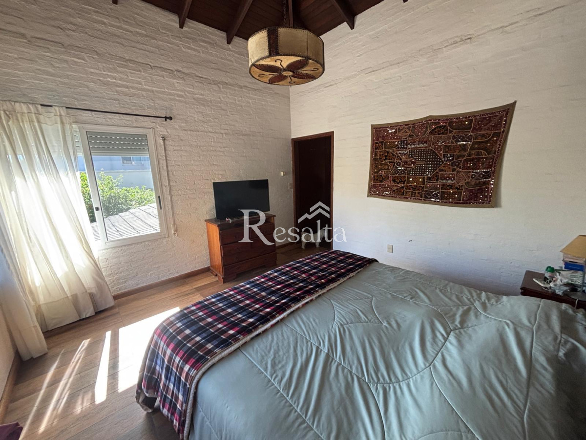 Casa ID.99/VENTA-CASA-LA-TAHONA-4-DORMITORIOS-CON-PISCINA - VENTA CASA LA TAHONA 4 DORMITORIOS CON PISCINA