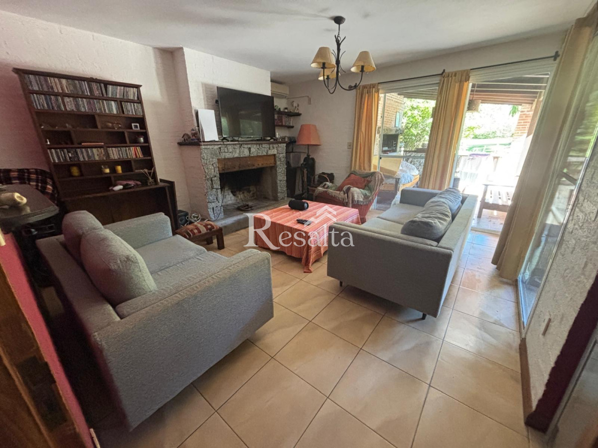 Casa ID.99/VENTA-CASA-LA-TAHONA-4-DORMITORIOS-CON-PISCINA - VENTA CASA LA TAHONA 4 DORMITORIOS CON PISCINA