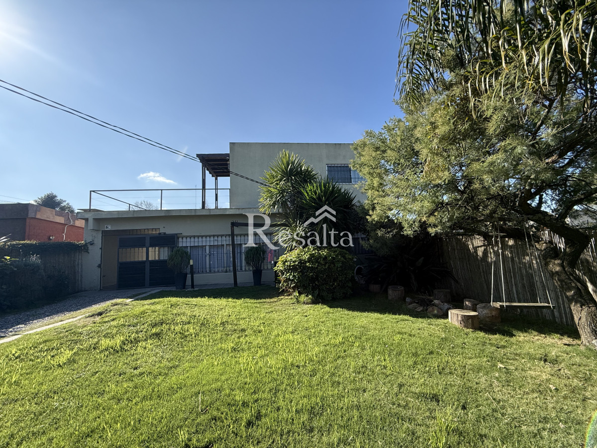 Casa ID.44/VENTA-CASA-CON-PISCINA-3-DORMITORIOS-LOMAS-DE-SOLYMAR- - VENTA CASA CON PISCINA 3 DORMITORIOS LOMAS DE SOLYMAR 