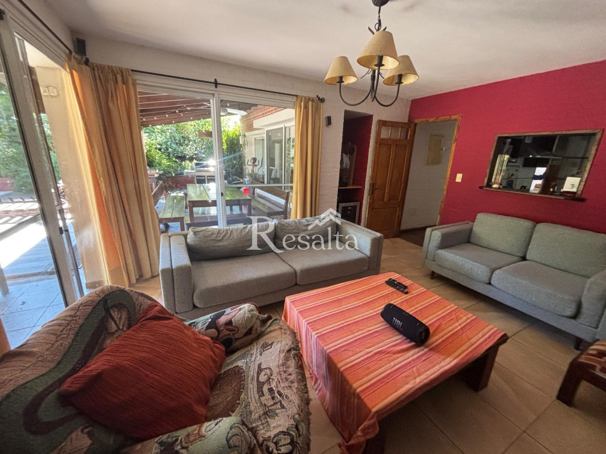 Casa ID.99/VENTA-CASA-LA-TAHONA-4-DORMITORIOS-CON-PISCINA - VENTA CASA LA TAHONA 4 DORMITORIOS CON PISCINA