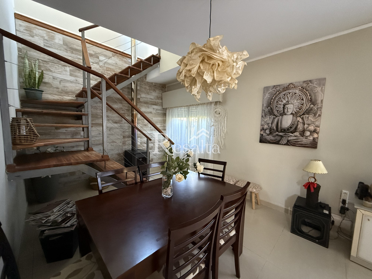 Casa ID.44/VENTA-CASA-CON-PISCINA-3-DORMITORIOS-LOMAS-DE-SOLYMAR- - VENTA CASA CON PISCINA 3 DORMITORIOS LOMAS DE SOLYMAR 