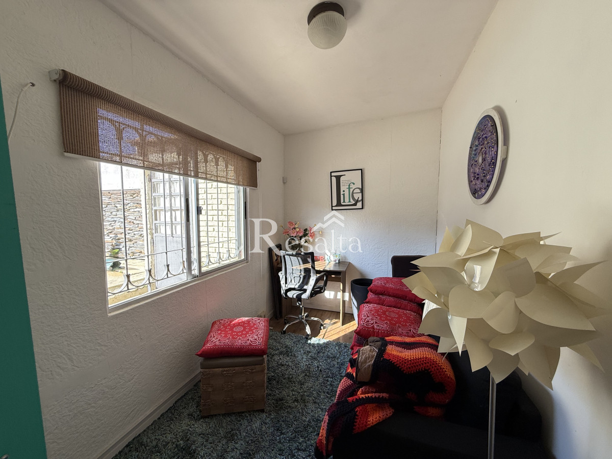 Casa ID.44/VENTA-CASA-CON-PISCINA-3-DORMITORIOS-LOMAS-DE-SOLYMAR- - VENTA CASA CON PISCINA 3 DORMITORIOS LOMAS DE SOLYMAR 