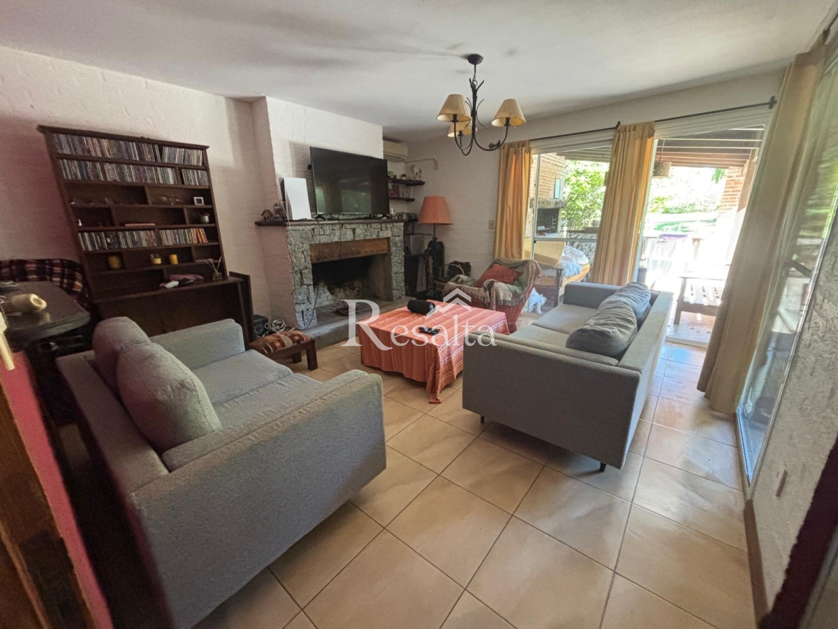 Casa ID.99/VENTA-CASA-LA-TAHONA-4-DORMITORIOS-CON-PISCINA - VENTA CASA LA TAHONA 4 DORMITORIOS CON PISCINA