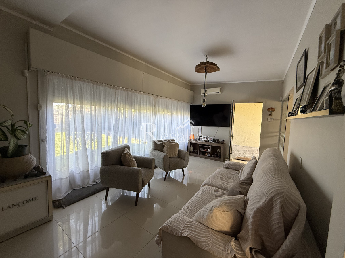 Casa ID.44/VENTA-CASA-CON-PISCINA-3-DORMITORIOS-LOMAS-DE-SOLYMAR- - VENTA CASA CON PISCINA 3 DORMITORIOS LOMAS DE SOLYMAR 
