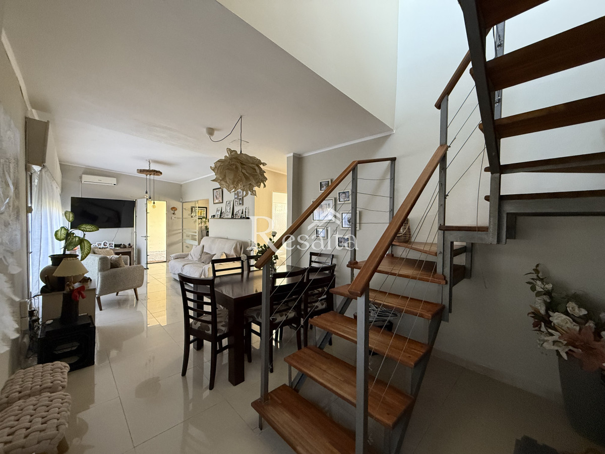 Casa ID.44/VENTA-CASA-CON-PISCINA-3-DORMITORIOS-LOMAS-DE-SOLYMAR- - VENTA CASA CON PISCINA 3 DORMITORIOS LOMAS DE SOLYMAR 