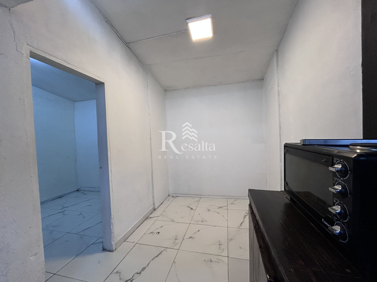 Casa ID.44/VENTA-CASA-CON-PISCINA-LOMAS-DE-SOLYMAR- - VENTA CASA CON PISCINA LOMAS DE SOLYMAR 
