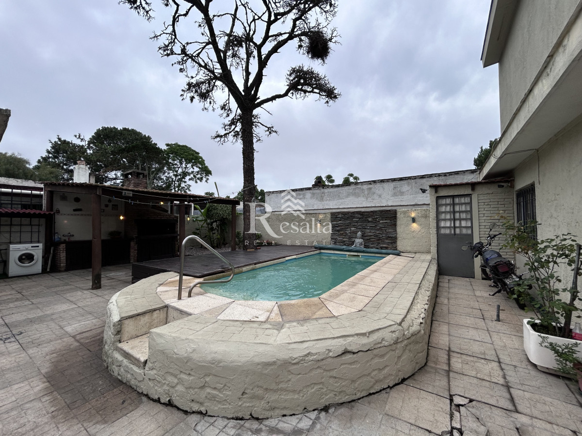 Casa ID.44/VENTA-CASA-CON-PISCINA-LOMAS-DE-SOLYMAR- - VENTA CASA CON PISCINA LOMAS DE SOLYMAR 