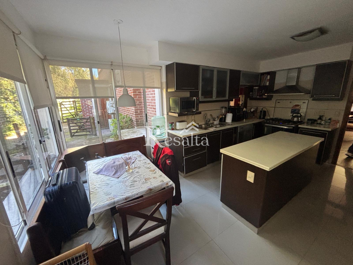 Casa ID.99/VENTA-CASA-LA-TAHONA-4-DORMITORIOS-CON-PISCINA - VENTA CASA LA TAHONA 4 DORMITORIOS CON PISCINA