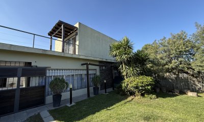 VENTA CASA CON PISCINA 3 DORMITORIOS LOMAS DE SOLYMAR