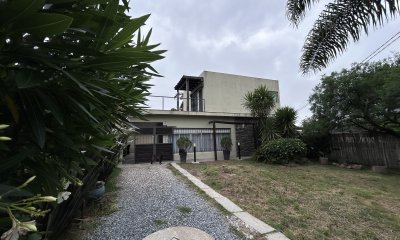VENTA CASA CON PISCINA LOMAS DE SOLYMAR