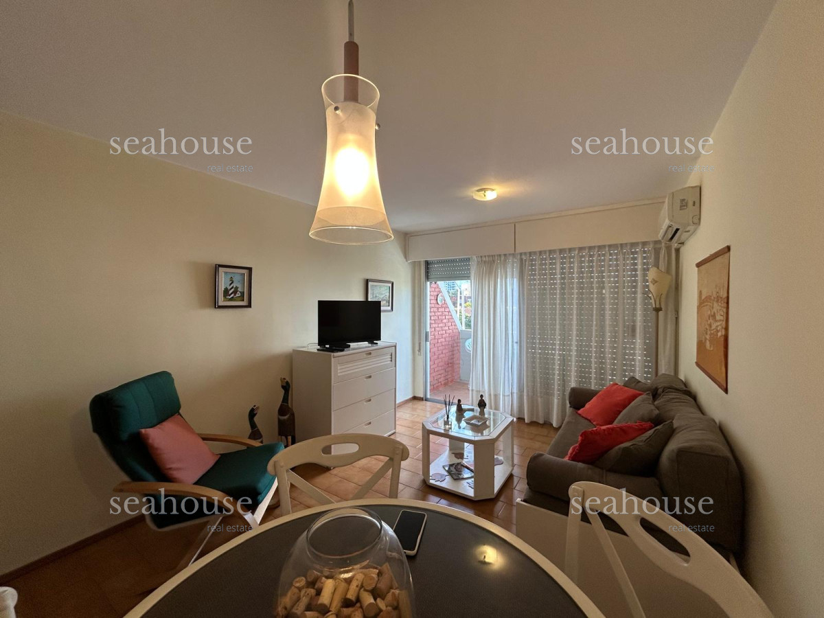 Apartamento Ref.1312 - Apto en venta en Aidy Grill, terraza, reciclado