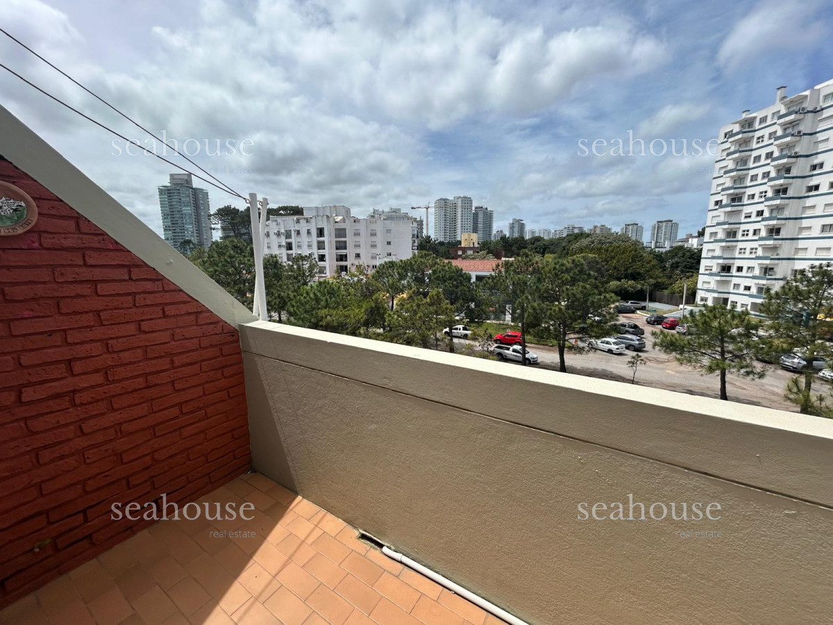 Apartamento Ref.1312 - Apto en venta en Aidy Grill, terraza, reciclado