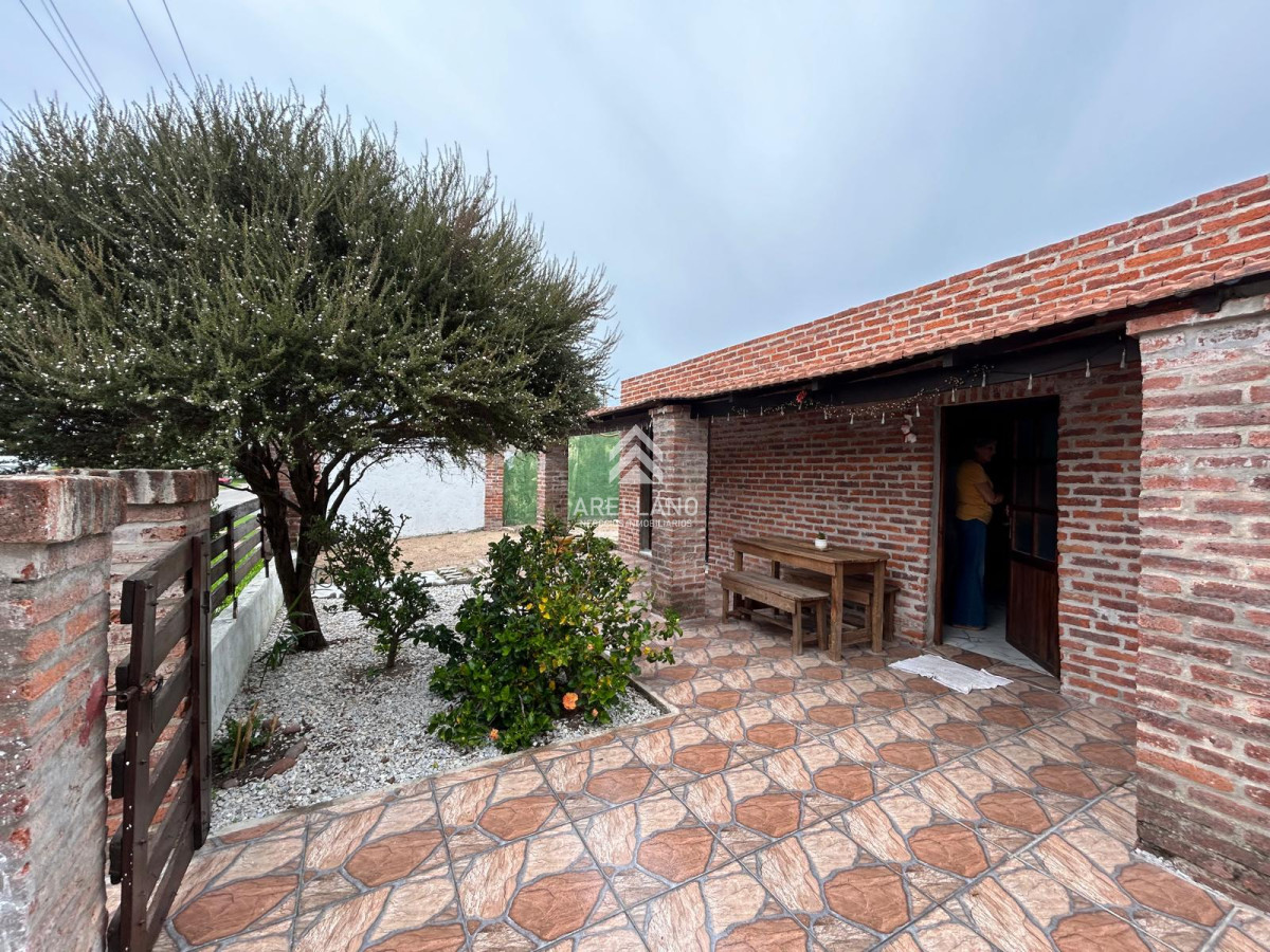 Casa ID.4382 - Venta casa 2 Dormitorios Barrio La Sonrisa