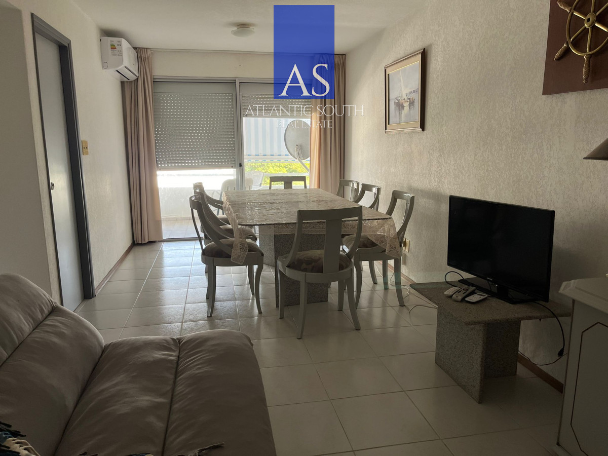Apartamento ID.4318 - Apartamento 2 dromitorios con terraza, parrillero propio, cochera Punta del Este