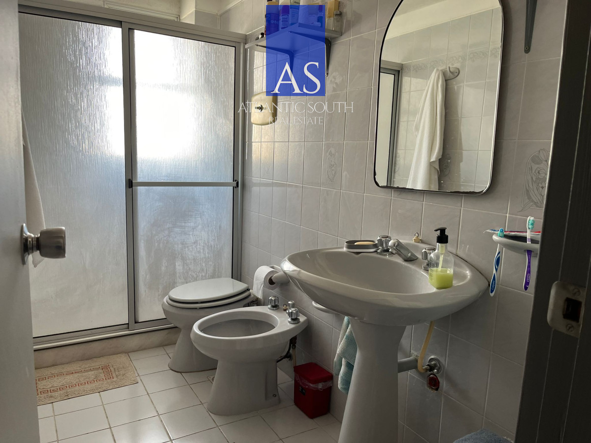 Apartamento ID.4318 - Apartamento 2 dromitorios con terraza, parrillero propio, cochera Punta del Este