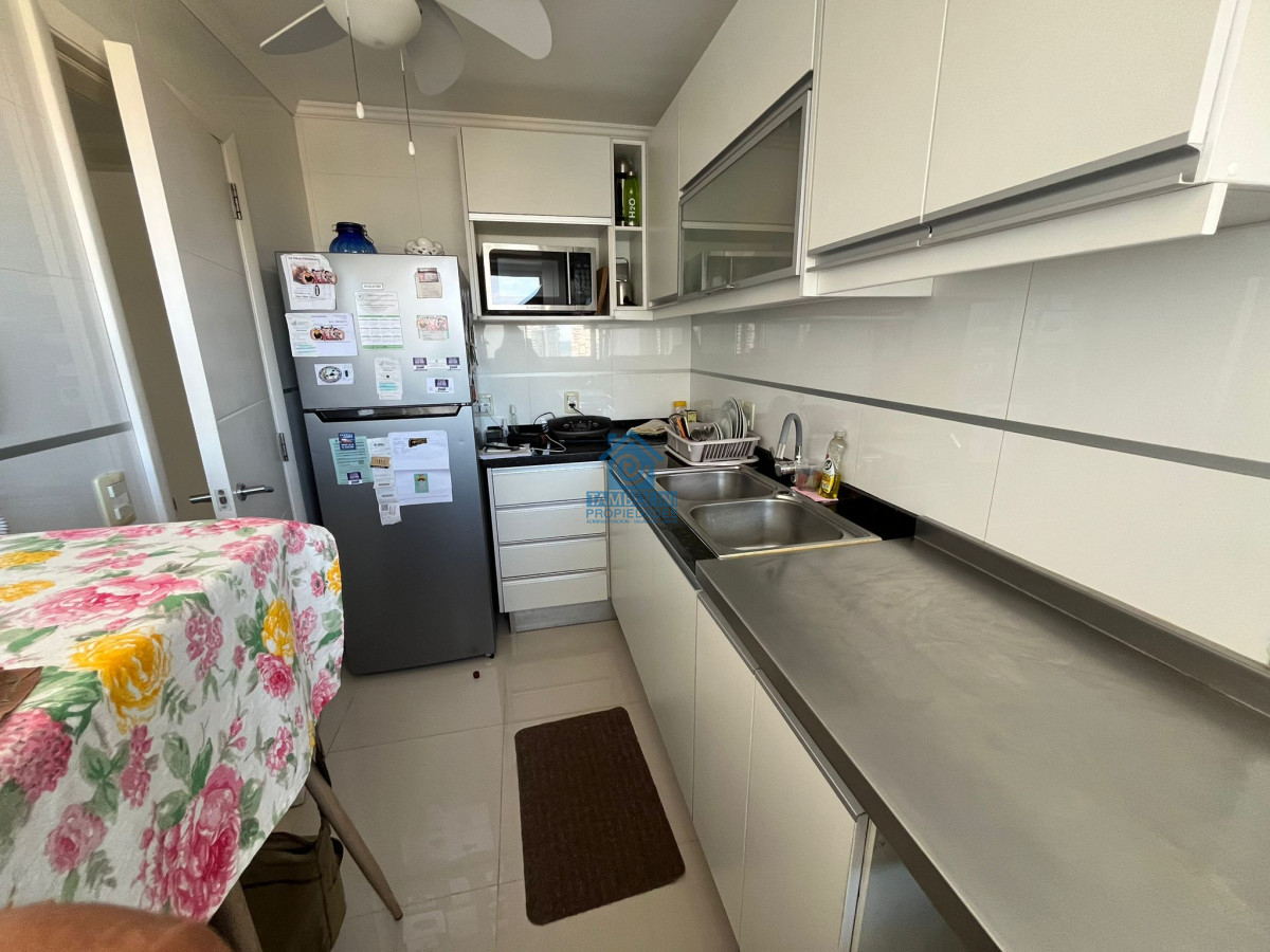 Apartamento ID.640 - Hermoso apartamento, amplia terraza, garage en subsuelo.
