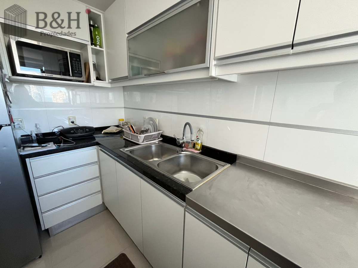 Apartamento ID.4481 - Hermoso apartamento, amplia terraza, garage en subsuelo.