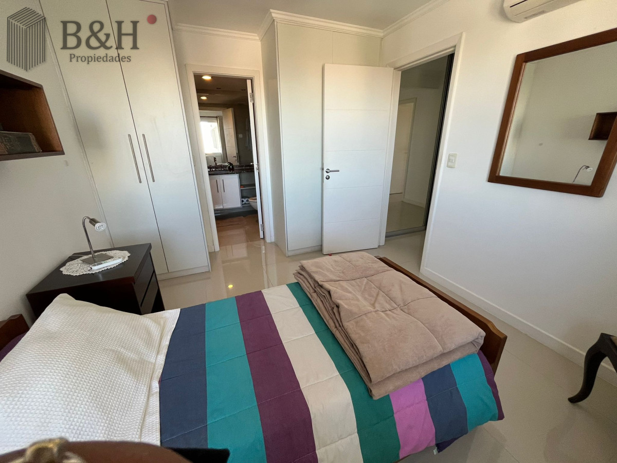 Apartamento ID.4481 - Hermoso apartamento, amplia terraza, garage en subsuelo.