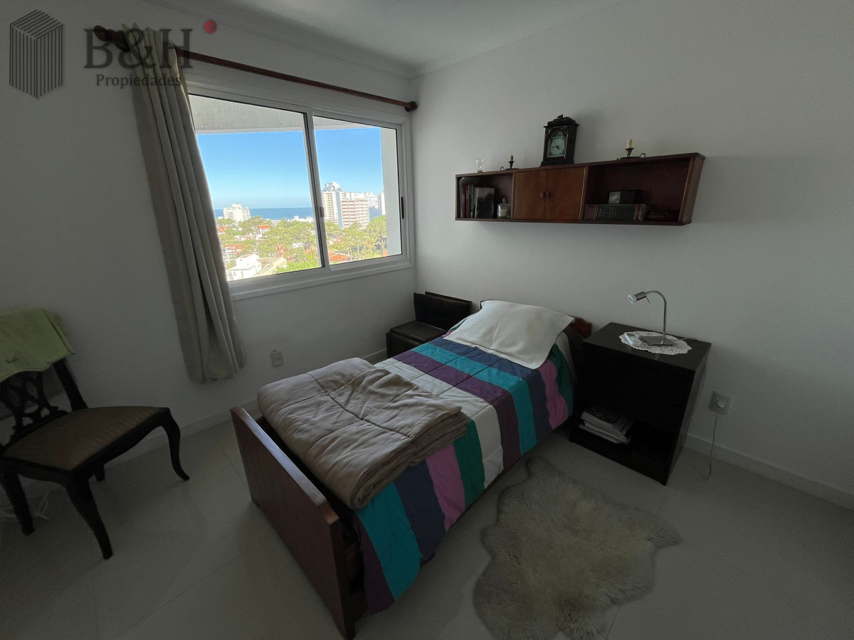 Apartamento ID.4481 - Hermoso apartamento, amplia terraza, garage en subsuelo.