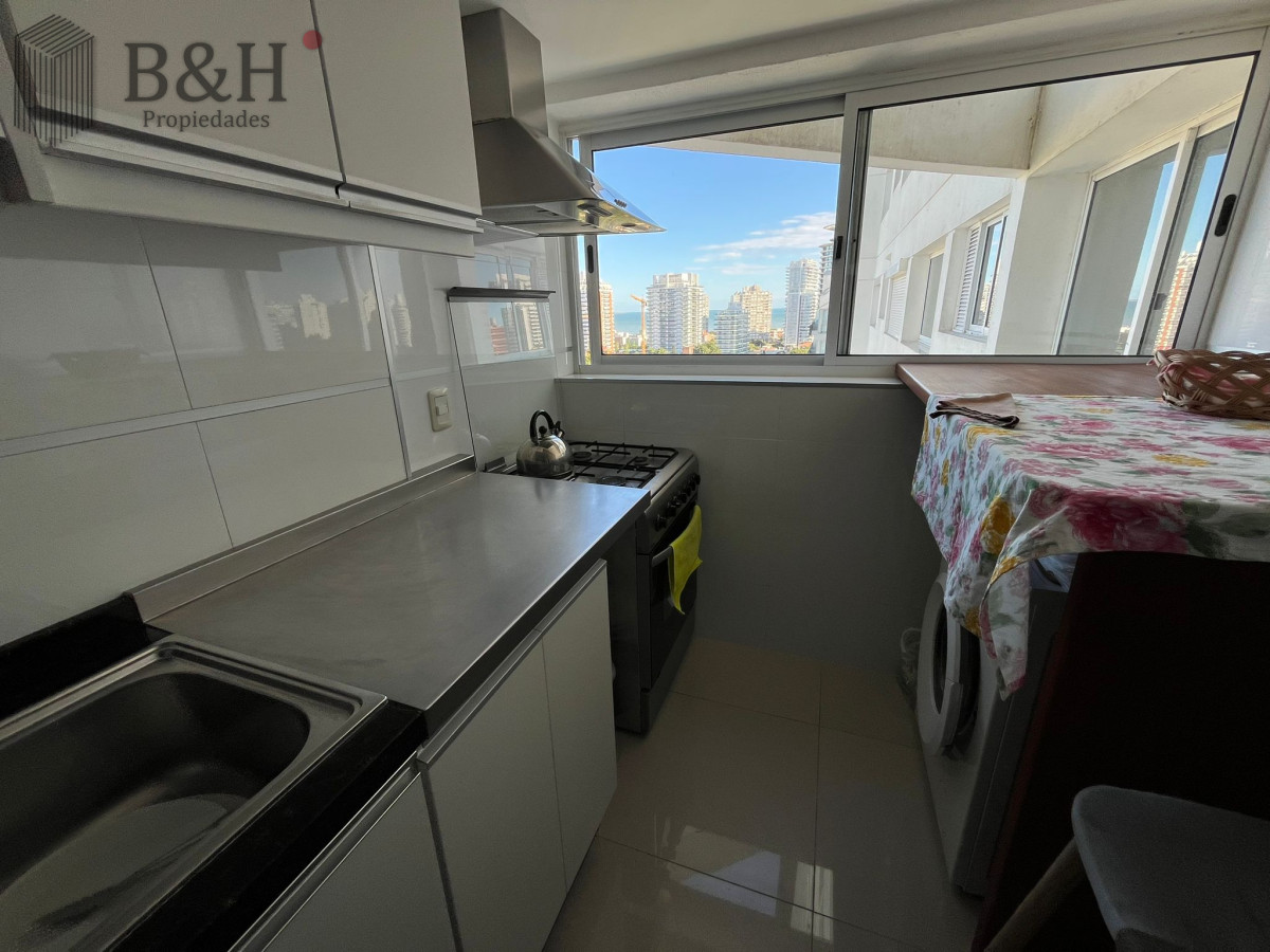Apartamento ID.4481 - Hermoso apartamento, amplia terraza, garage en subsuelo.