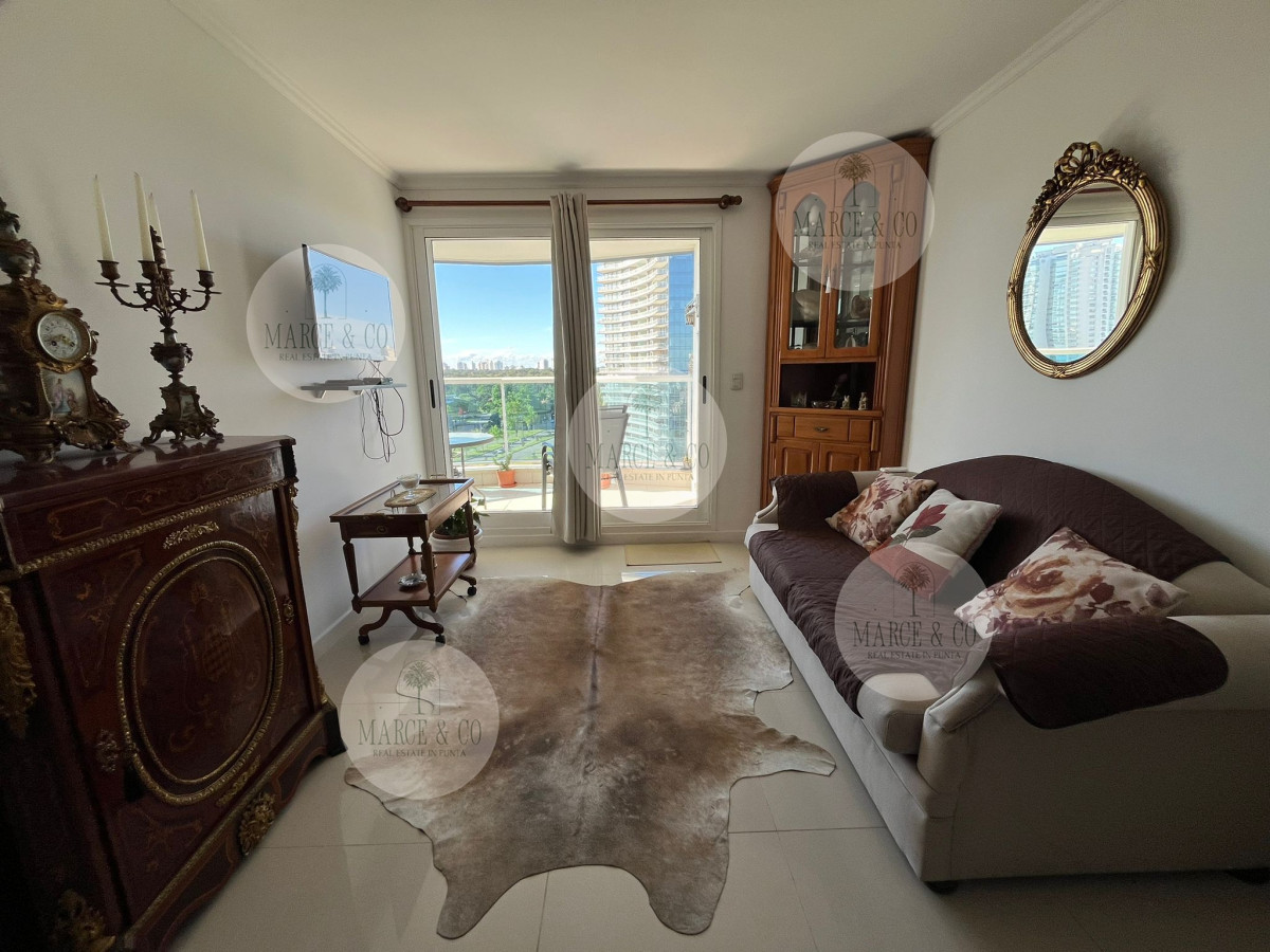 Apartamento ID.398 - Hermoso apartamento, amplia terraza, garage en subsuelo.