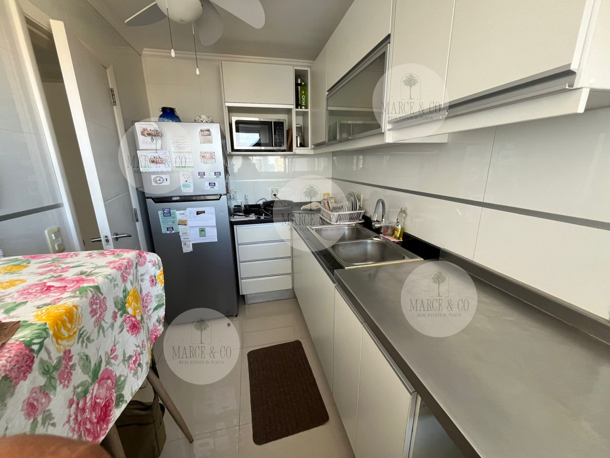 Apartamento ID.398 - Hermoso apartamento, amplia terraza, garage en subsuelo.