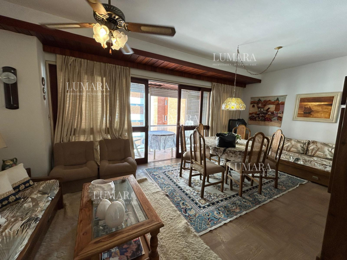 Apartamento ID.2702 - Venta de apto en Edificio Islamar, a metros de las Playas 