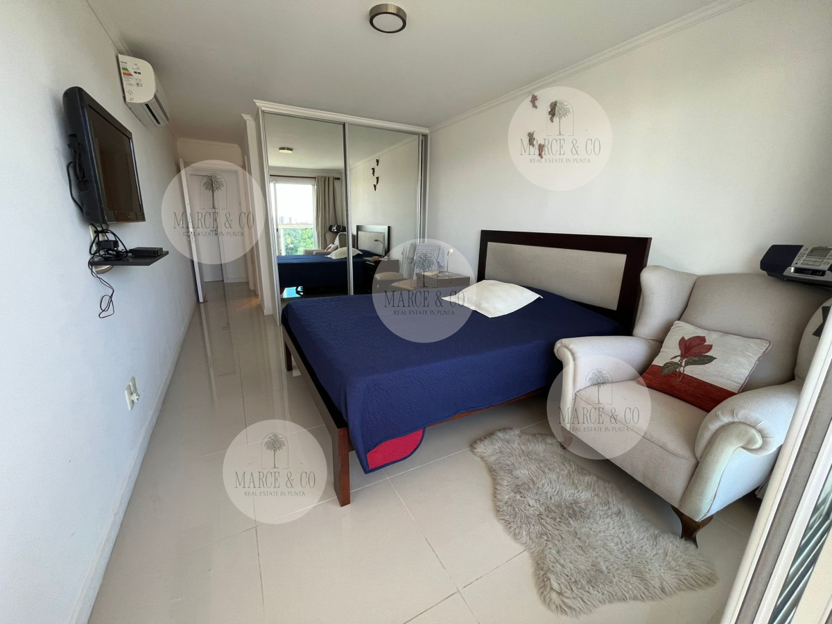 Apartamento ID.398 - Hermoso apartamento, amplia terraza, garage en subsuelo.