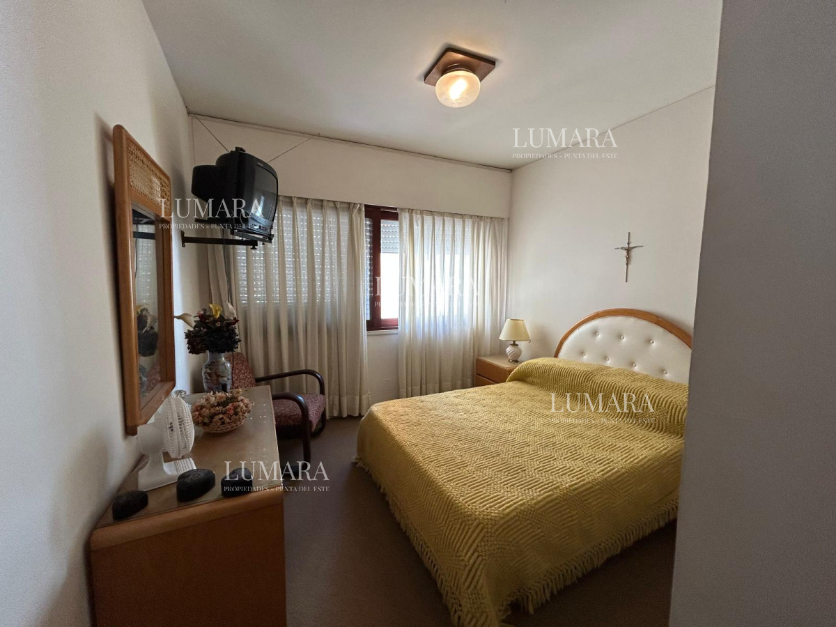 Apartamento ID.2702 - Venta de apto en Edificio Islamar, a metros de las Playas 