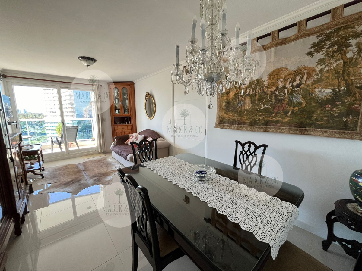 Apartamento ID.398 - Hermoso apartamento, amplia terraza, garage en subsuelo.