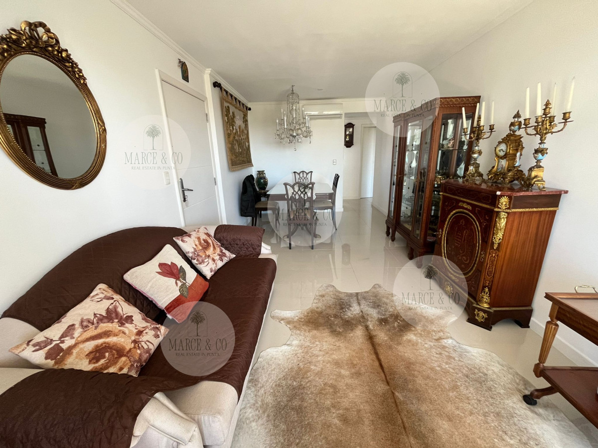Apartamento ID.398 - Hermoso apartamento, amplia terraza, garage en subsuelo.