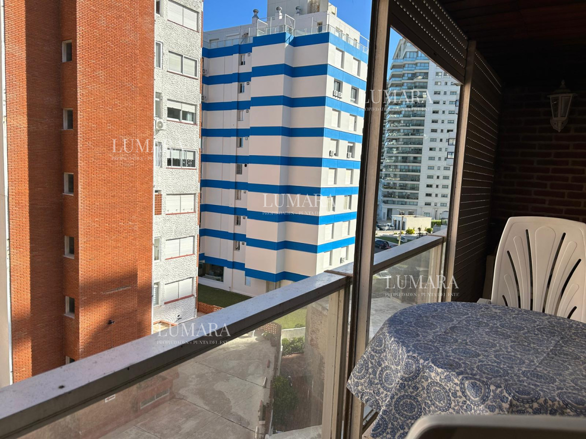 Apartamento ID.2702 - Venta de apto en Edificio Islamar, a metros de las Playas 