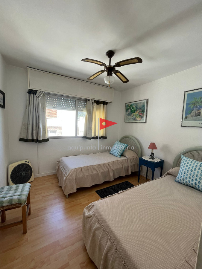 Apartamento ID.192 - Apto en venta en La Peninsula, con cochera. - Bajos gastos comunes