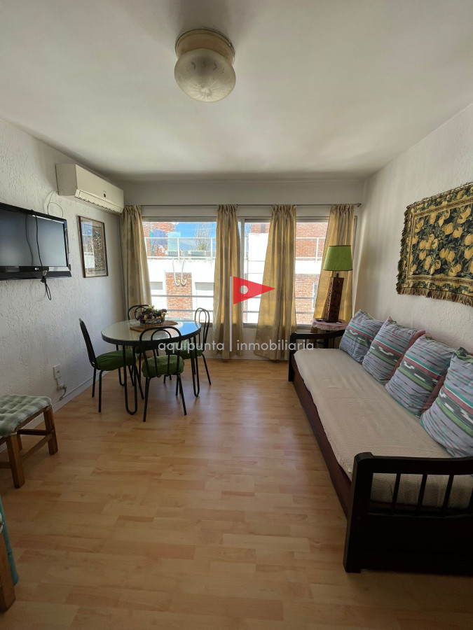 Apartamento ID.192 - Apto en venta en La Peninsula, con cochera. - Bajos gastos comunes