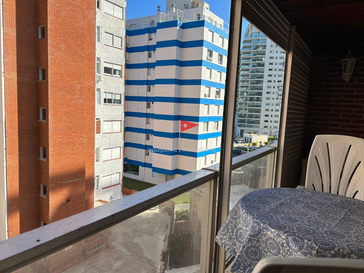 Apartamento ID.193 - Venta de apto en Edificio Islamar, a metros de las Playas 