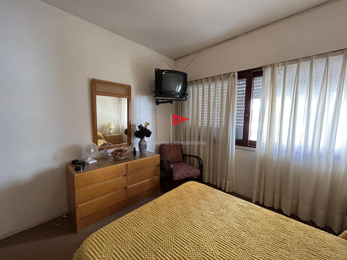 Apartamento ID.193 - Venta de apto en Edificio Islamar, a metros de las Playas 