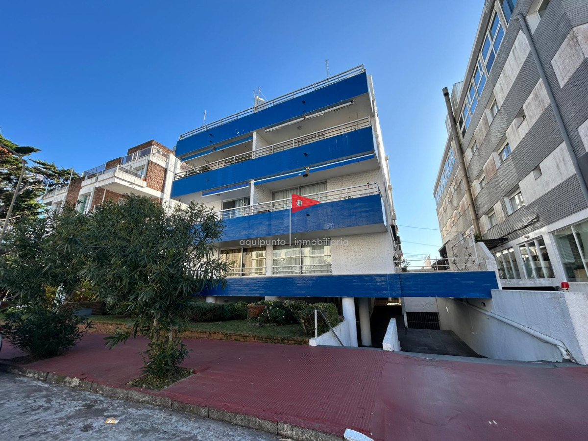 Apartamento ID.192 - Apto en venta en La Peninsula, con cochera. - Bajos gastos comunes