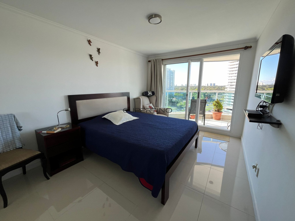 Apartamento ID.178 - Casino Tower, Hermoso apartamento, amplia terraza, garage en subsuelo.