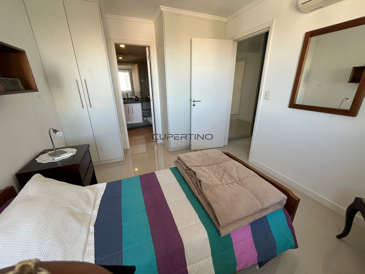 Apartamento ID.178 - Casino Tower, Hermoso apartamento, amplia terraza, garage en subsuelo.