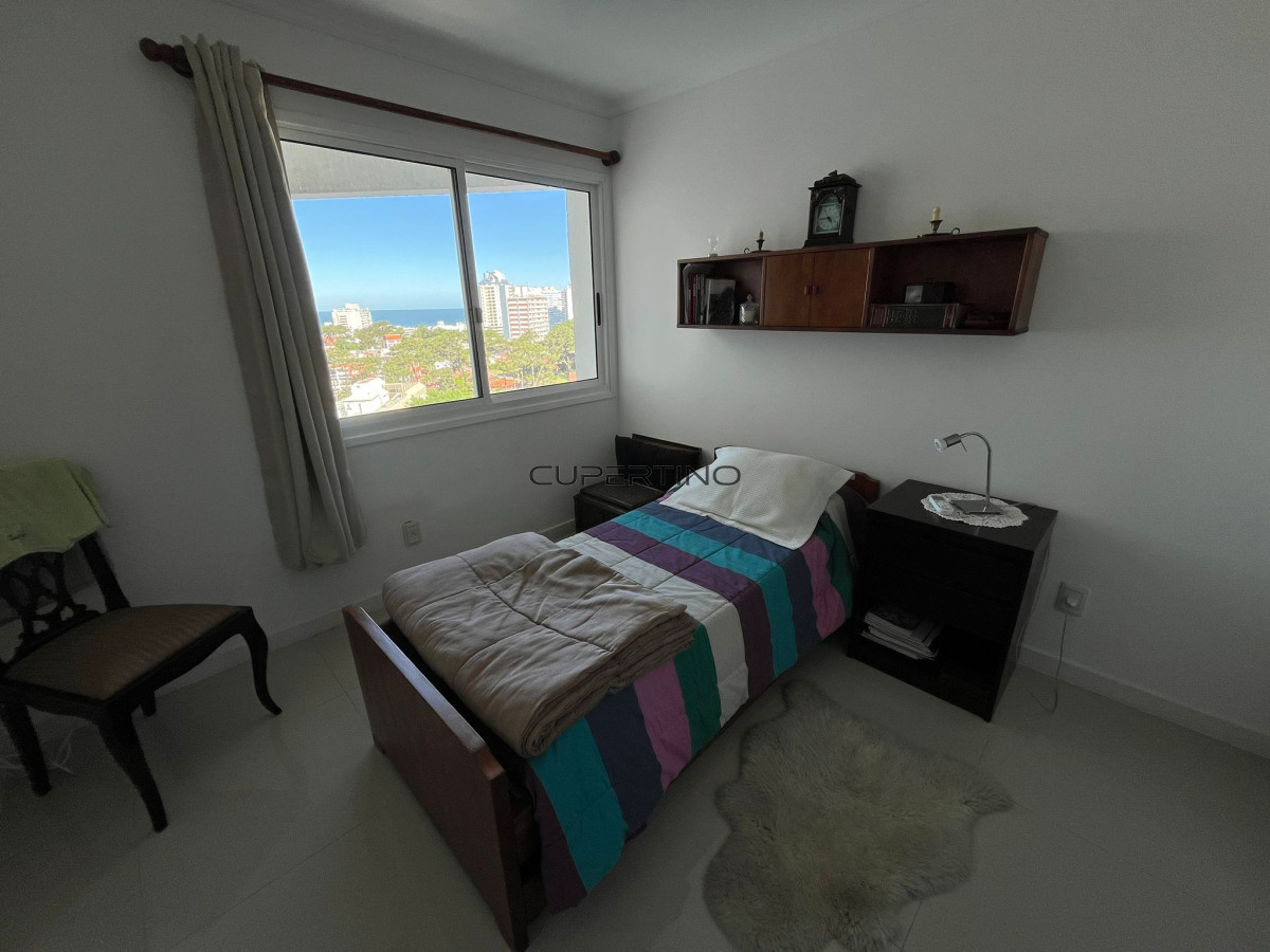Apartamento ID.178 - Casino Tower, Hermoso apartamento, amplia terraza, garage en subsuelo.