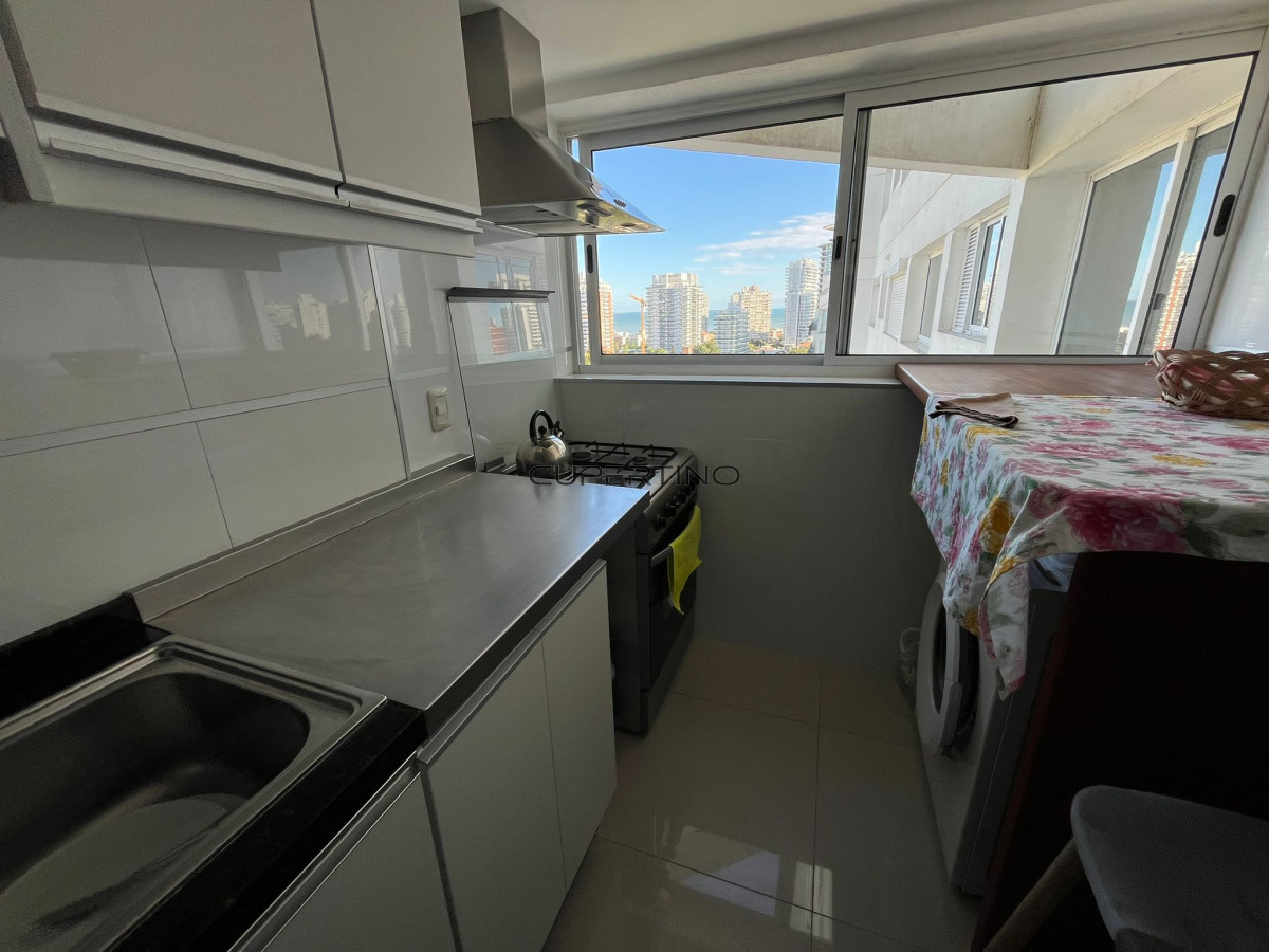 Apartamento ID.178 - Casino Tower, Hermoso apartamento, amplia terraza, garage en subsuelo.