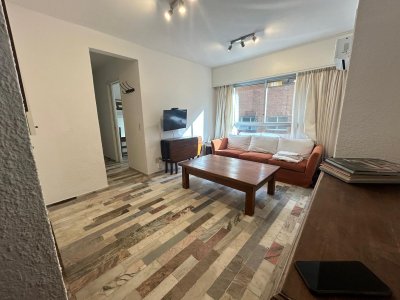 Apto en venta, Reciclado, a metros del Mar, con garage 