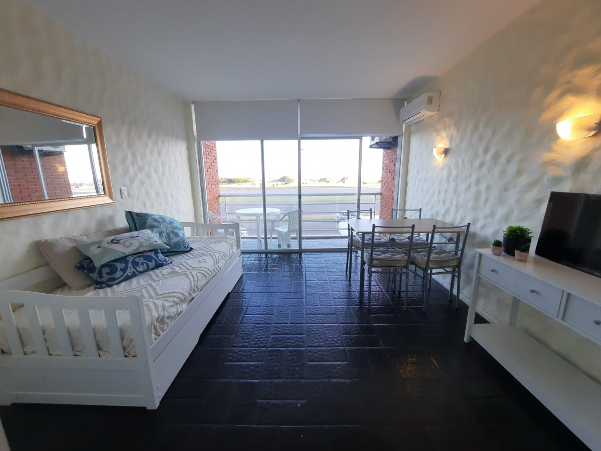 Apartamento ID.2605 - Muy lindo apartamento, frente a la parada 2 de Playa Brava 