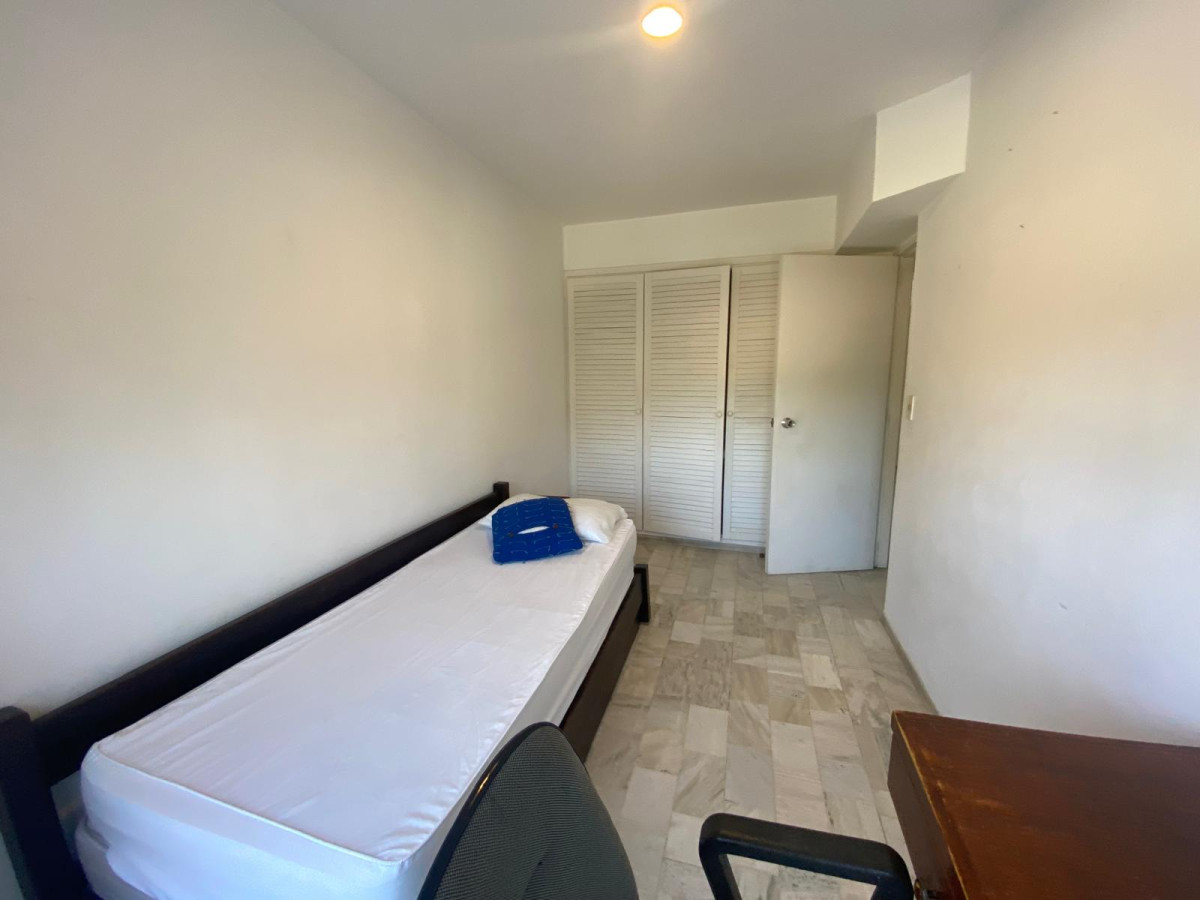 Apartamento ID.2742 - Amplio apartamento, con terraza cerrada, y garage