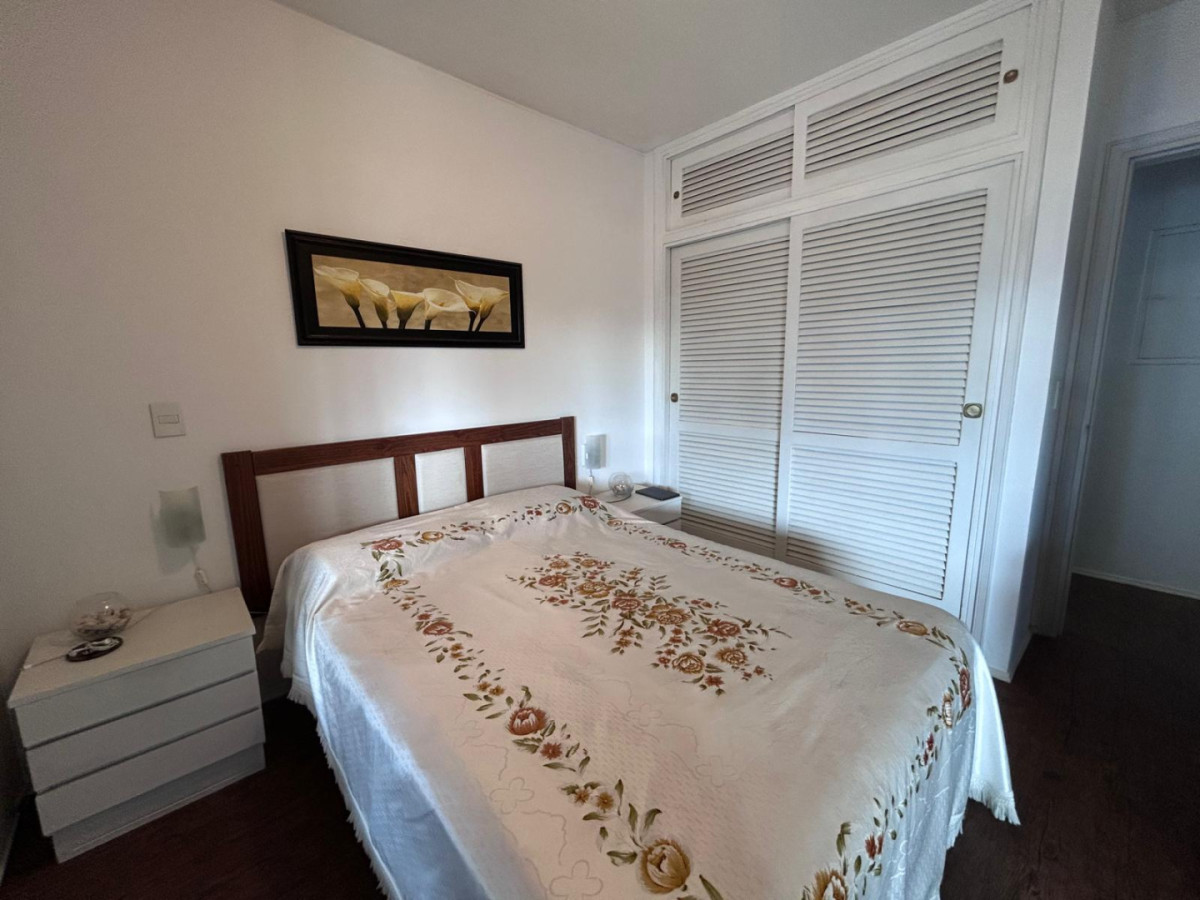 Apartamento ID.1637 - Apto en Venta en Edificio Islamar - Reciclado - Vista al Frente 