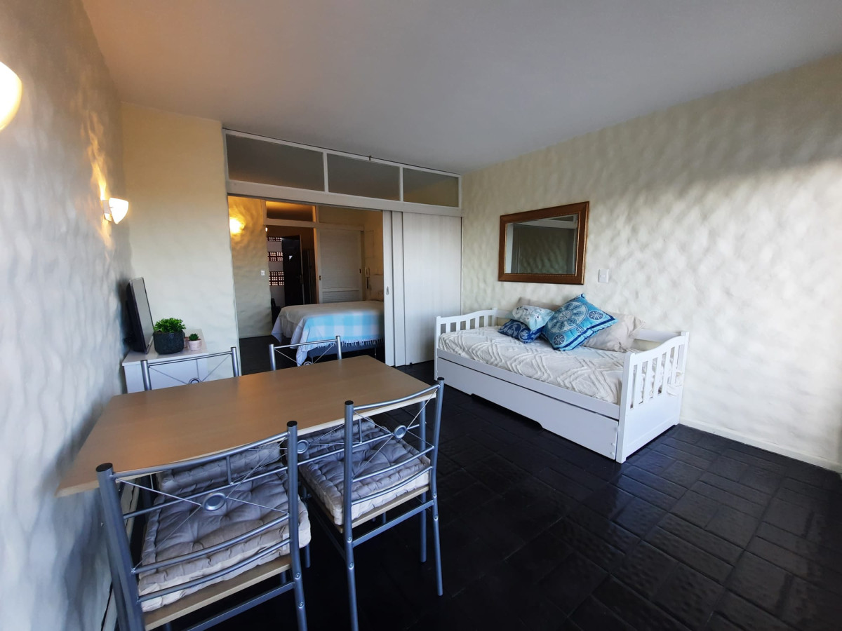 Apartamento ID.2605 - Muy lindo apartamento, frente a la parada 2 de Playa Brava 