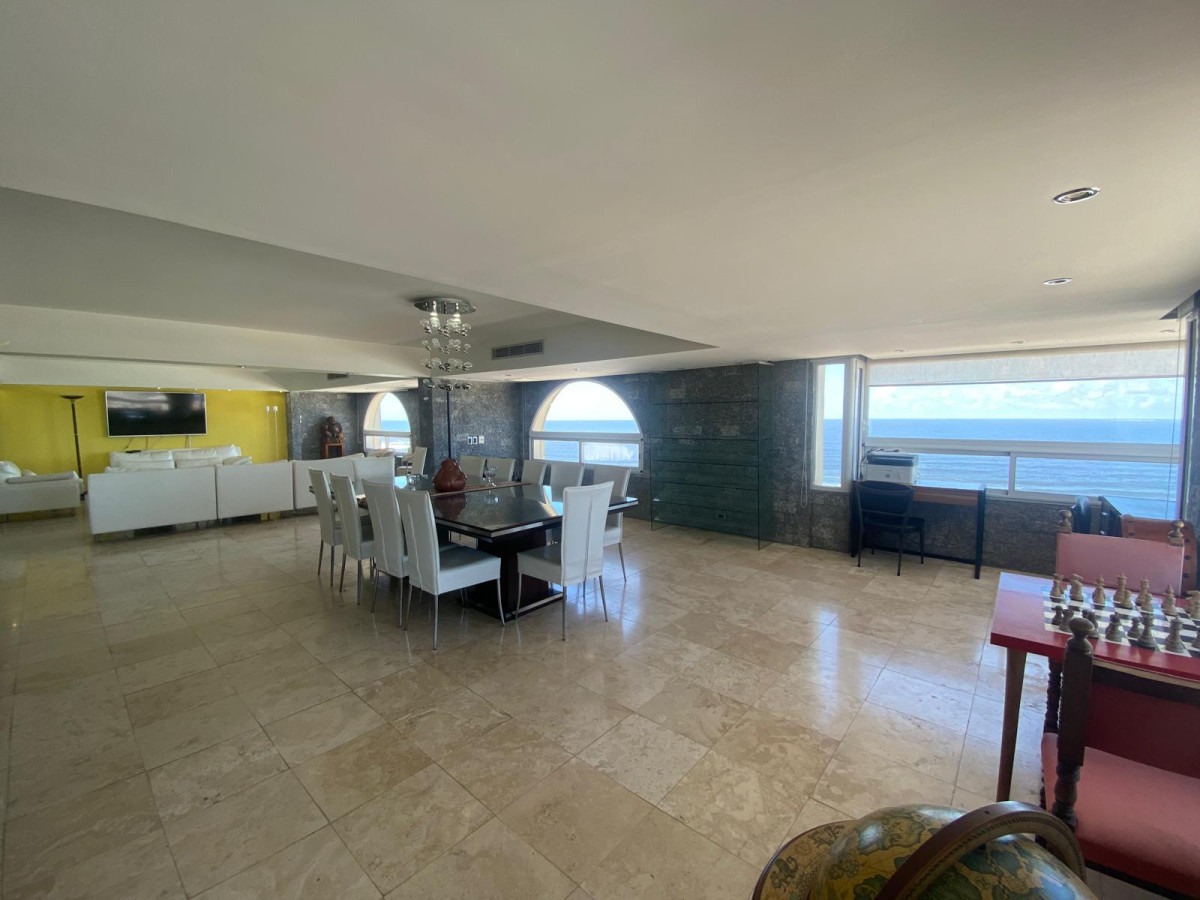 Apartamento ID.2845 - Piso alto, excelente vista a las Playas Brava y Mansa