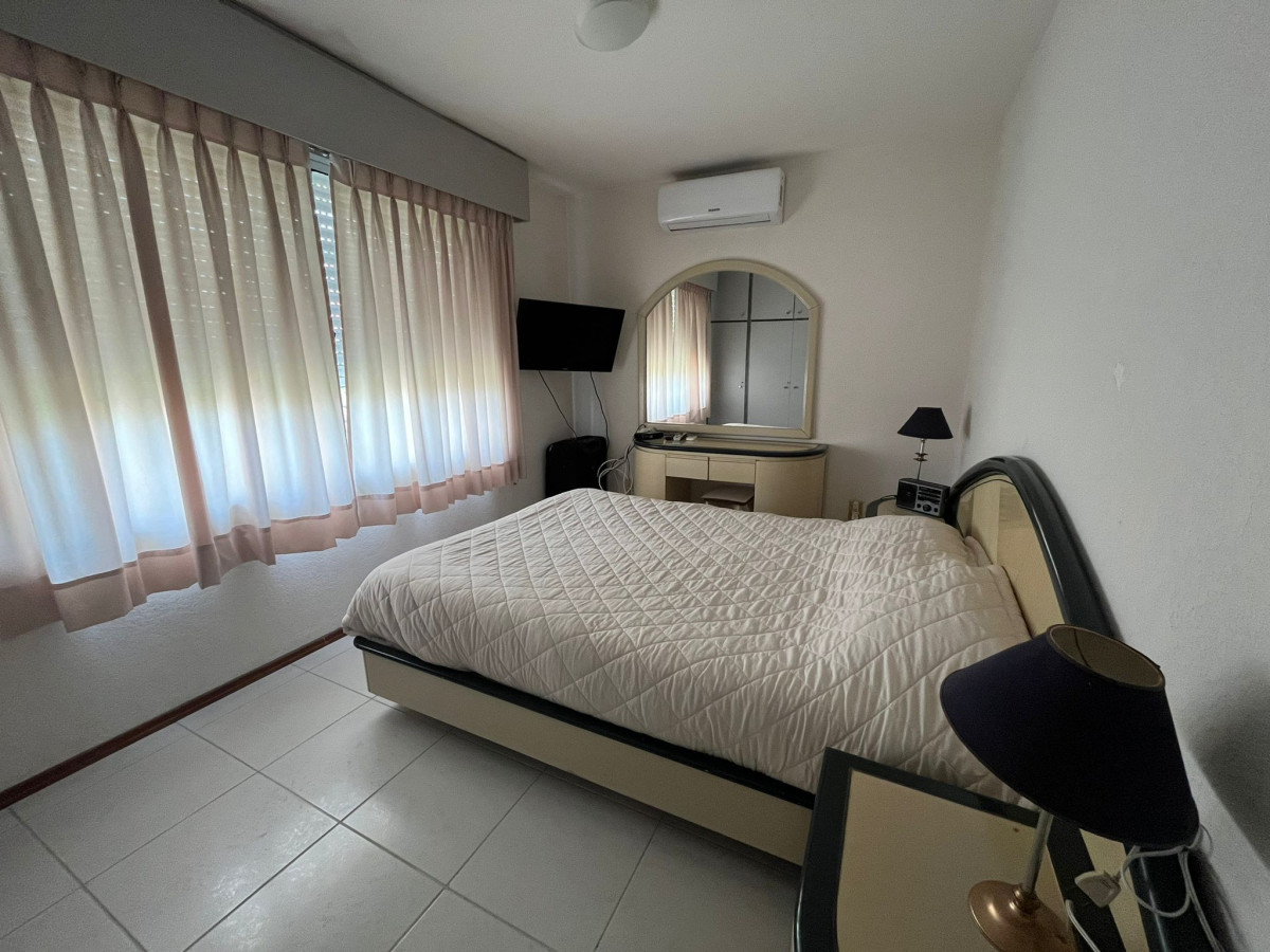 Apartamento ID.2799 - Hermoso apartamento a la venta, con terraza, parrillero, cochera 
